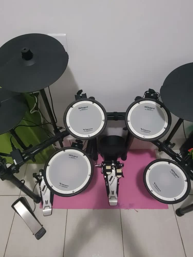foto de Bateria Eletrônica Digital Roland Td-07kv Td07 Kv Compacta Cor Preto