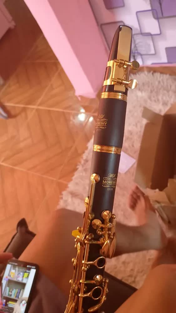 foto de Clarinete Em Si Bemol 17 Chaves (dourada) - Ccb