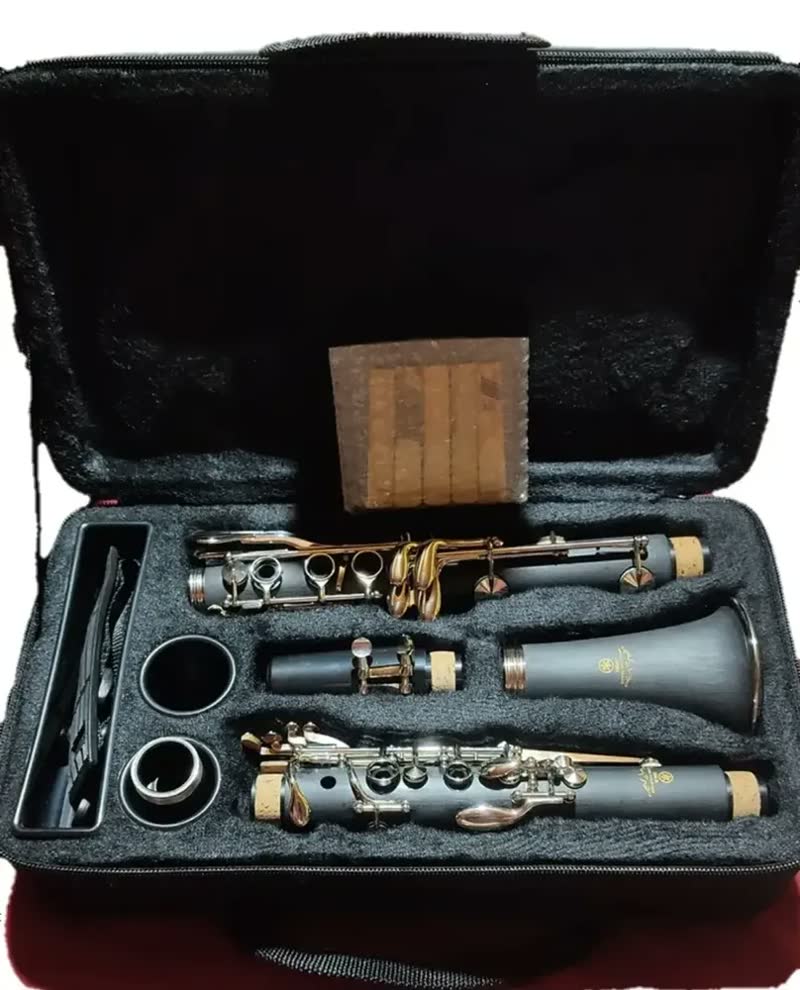 foto de Clarinete Alto Tander 17 Chaves Si Bemol Baquelite Níquel
