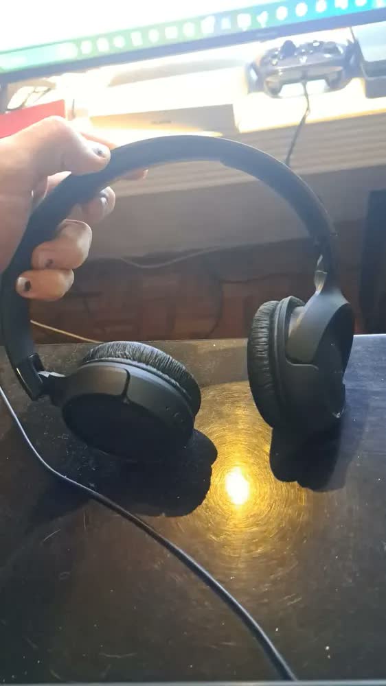 foto de Fone De Ouvido JBL Tune 520BT Preto Bluetooth 5.3