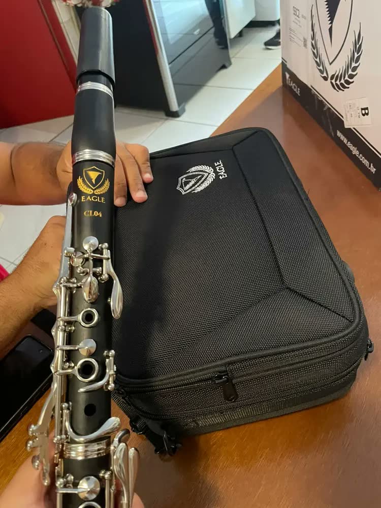foto de clarinete Eagle CL 04N Niquelagem Preto