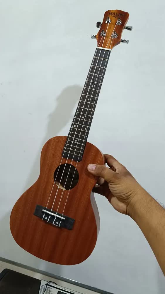 foto de Ukulele Malibu Concert 23 Sapele Natural Com Bag