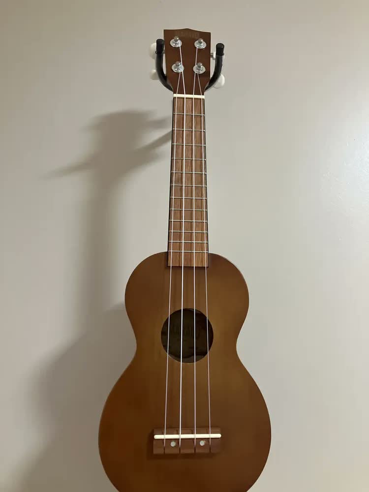 foto de Ukulele Soprano Mahalo serie Kahiko marrom natural com Capa