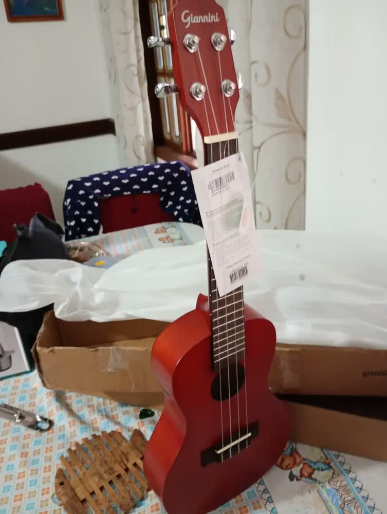 foto de Ukulele Eletroacústico Giannini Concert UKS-23 Com Bag Marrom