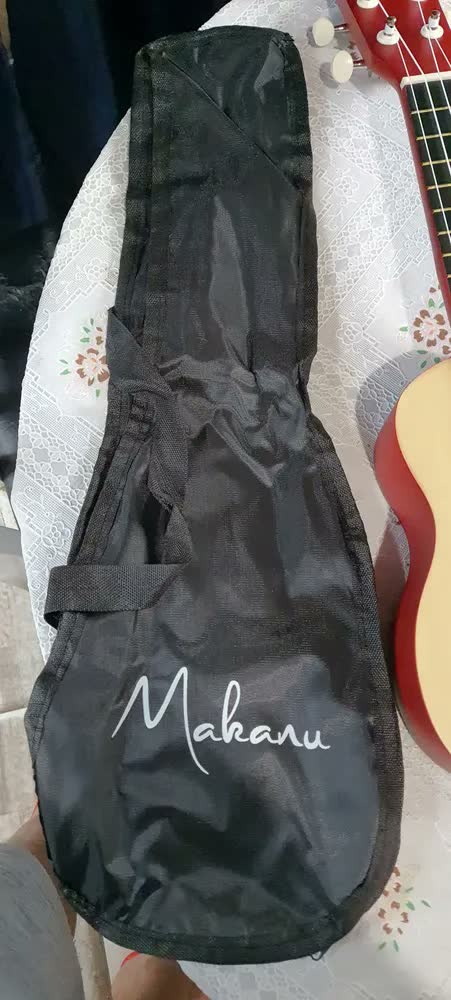 foto de Ukulele Makanu SOPRANO acústico profissional Cor Preto