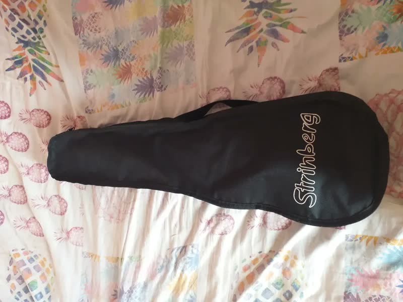foto de Ukulele Concert Strinberg Uk06ce Elétrico Afinador C/ Bag Cor Marrom