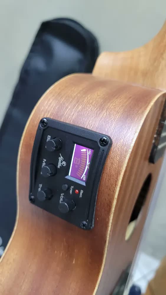 foto de Ukulele Malibu Concert Elétrico Sapele 23 Se Cordas Aquila Cor Marrom
