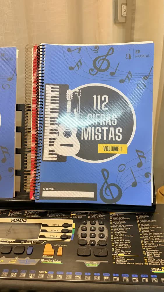 foto de Apostila De Cifras Simplificadas Com 112 Músicas Mistas