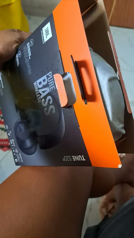 foto de Fone De Ouvido Sem Fio Jbl T520bt Bluetooth 5.0 - Preto Cor Negro