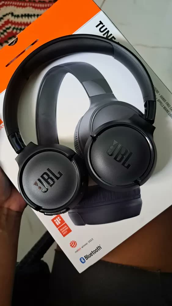 foto de Fone De Ouvido Sem Fio Jbl T520bt Bluetooth 5.0 - Preto Cor Negro