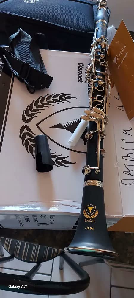 foto de Clarinete Eagle Em Sib 17 Chaves Niqueladas Cl04n
