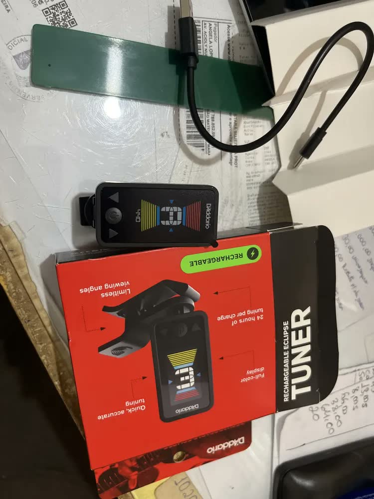 foto de Afinador Cromático Usb Preto D'addario Eclipse Pw-ct-27