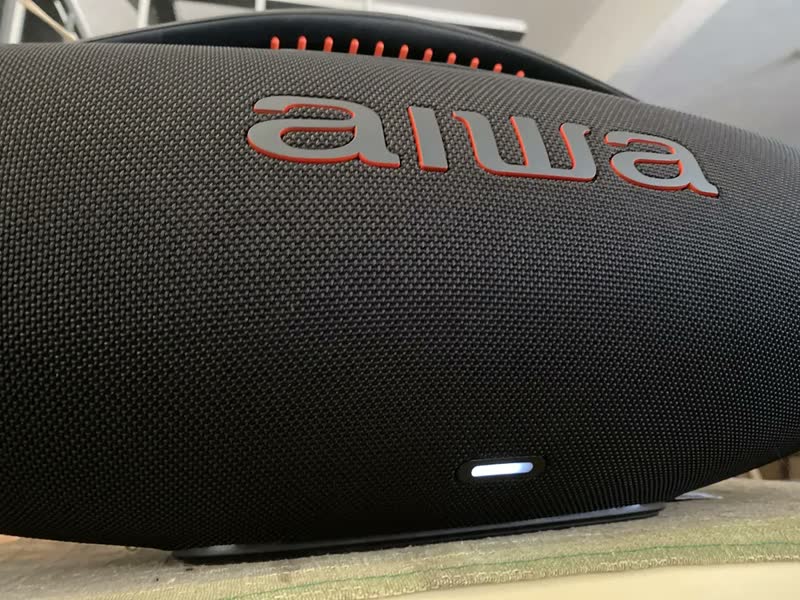 foto de Caixa De Som Boombox Aiwa Aws-bbs-01b 200w Rms Bluetooth Res Cor Preto
