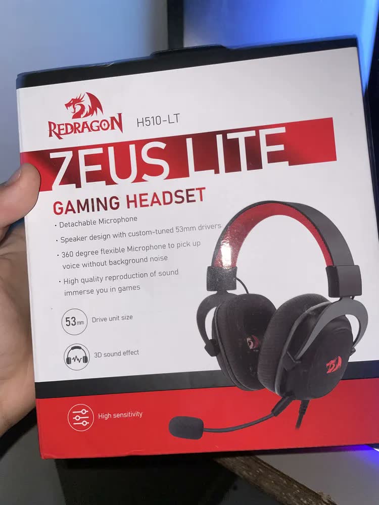 foto de Headset Gamer Redragon Zeus Lite Preto Drivers 53mm com Microfone Removível