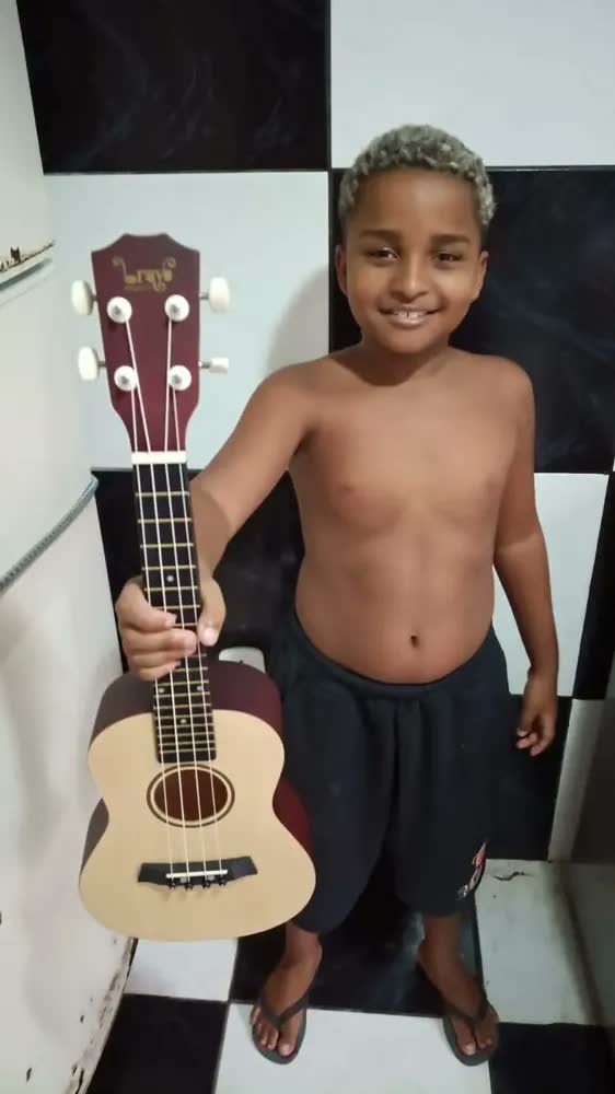 foto de Ukulele Concert Bravo Music Buk123 23 Polegadas Acústico Cor Black Acabamento Fosco Orientação Da Mão Destro