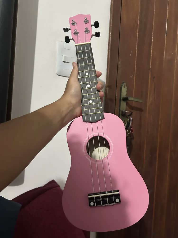 foto de Ukulele Tenor 21 Polegadas Madeira Tilia P/ Iniciantes E Pro Rosa