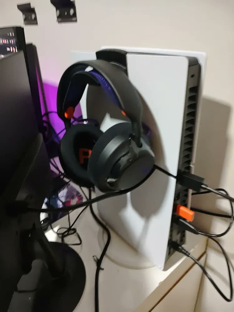 foto de Headset Gamer Sem Fio Quantum 650 JBL Quantum Spatial Sound, Bluetooth 5.3, 45h de Bateria e Microfone Removível - Preto