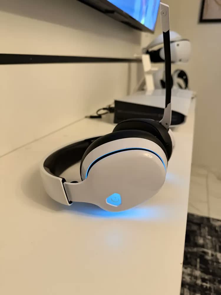 foto de Fone De Ouvido Gamer Headset USB Olafvi Captain 300 Com Fio Branco Microfone Cancelamento De Ruído PS5 PS4 PC Switch