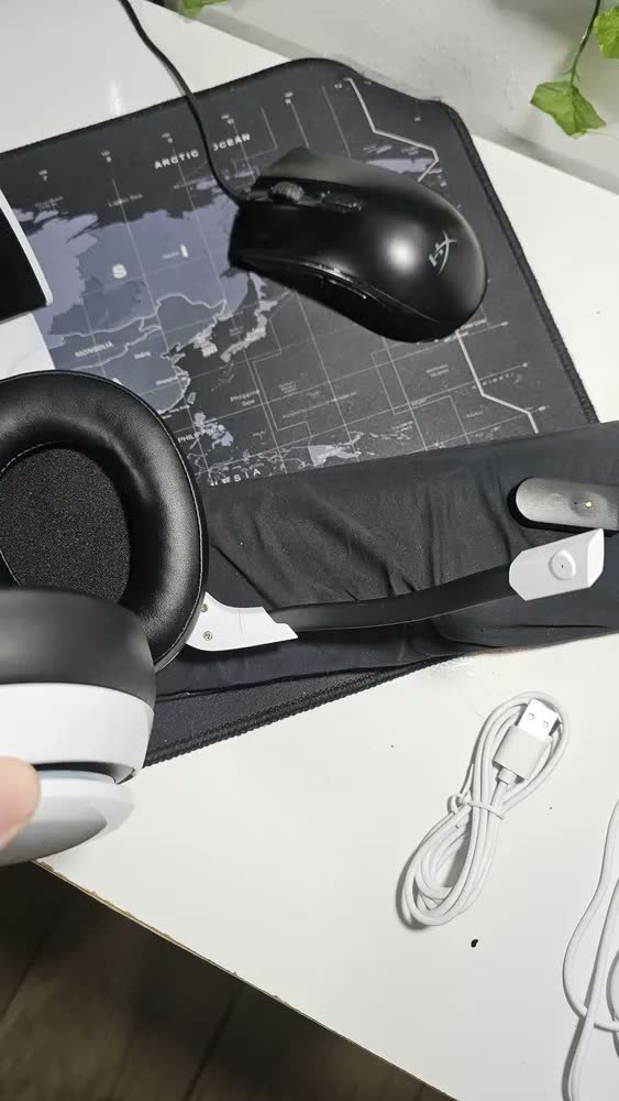 foto de Fone De Ouvido Gamer Headset USB Olafvi Captain 300 Com Fio Branco Microfone Cancelamento De Ruído PS5 PS4 PC Switch