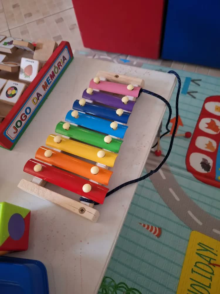 foto de Xilofone Infantil Brinquedo Musical 8 Notas Colorido